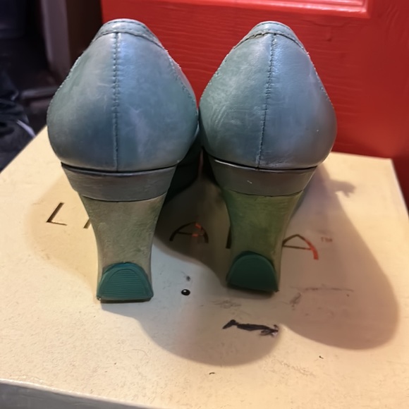 Kenneth Cole’s Reaction Mary Jane wedges gently used 9. - Picture 4 of 6